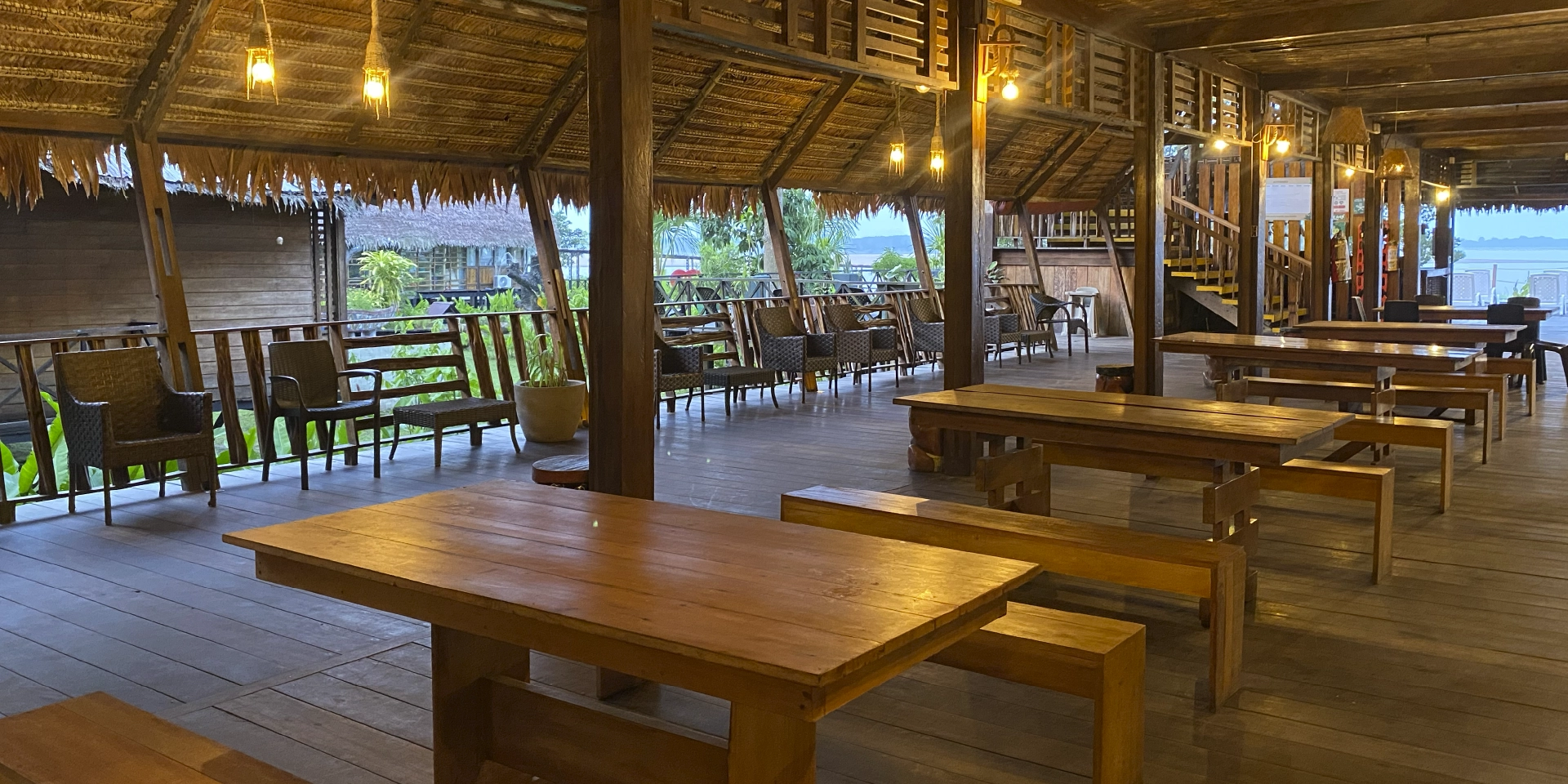 on-vacation-colombia-destino-amazonas-hotel-amazon-restaurante-ceiba