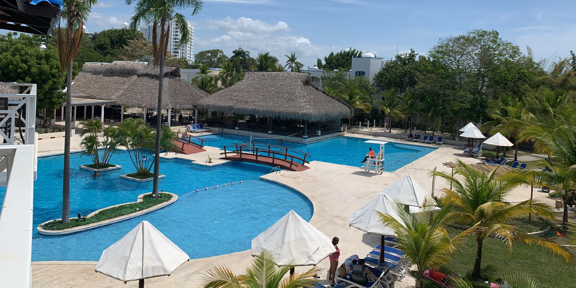 on-vacation-colombia-destino-cancun-hoteles-princess-piscina-ninos-1.webp